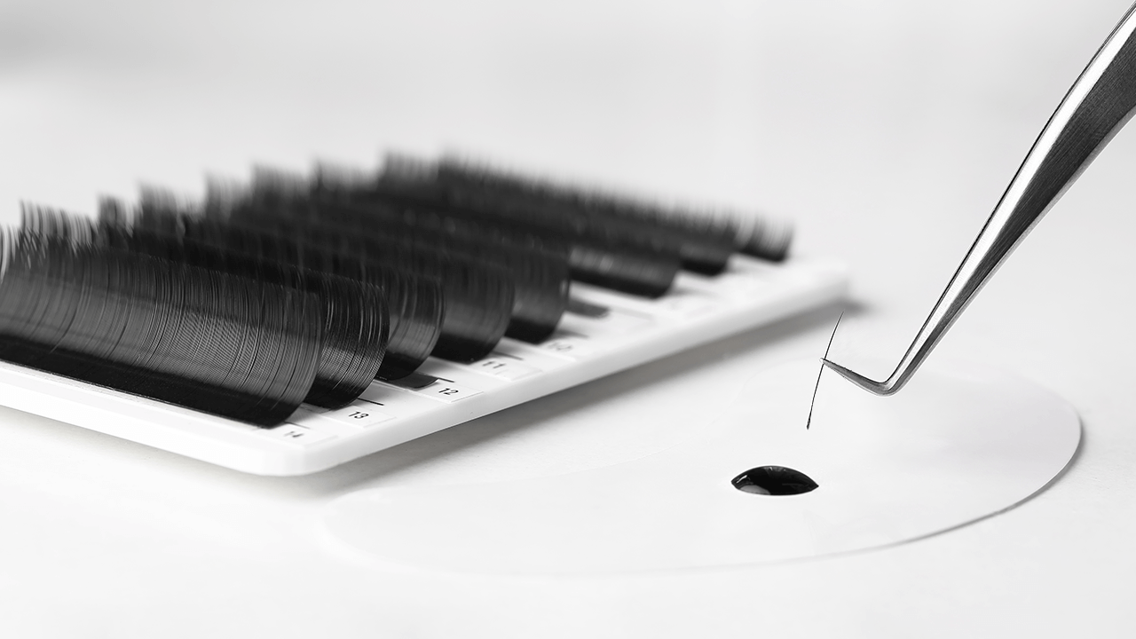 свойства клея для наращивания